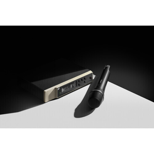 [508750] Sennheiser EW-D 835-S SET Digital Wireless Handheld Microphone System with MMD 835 Capsule (Q1-6: 470 to 526 MHz) #SEEWD835SQ16 MFR #EW-D 835-S SET (Q1-6)